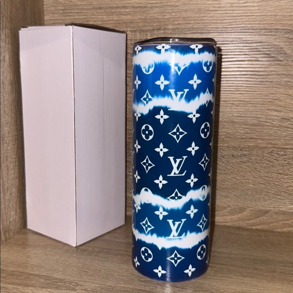 20oz Blue LV Fashion Tumbler - Picture 4 of 4